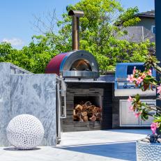Outdoor Kitchen With Oven