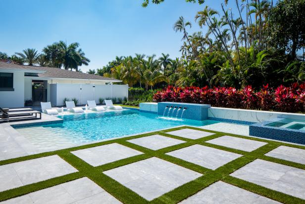 Modern Ranch Home With Resort-Style Backyard | Knaak Design Group | HGTV