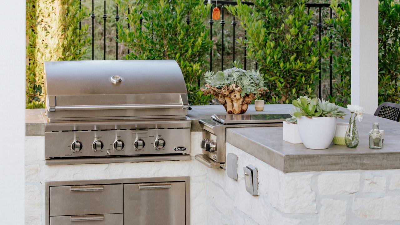 While stainless steel outdoor kitchens may require a higher upfront investment compared to other materials,