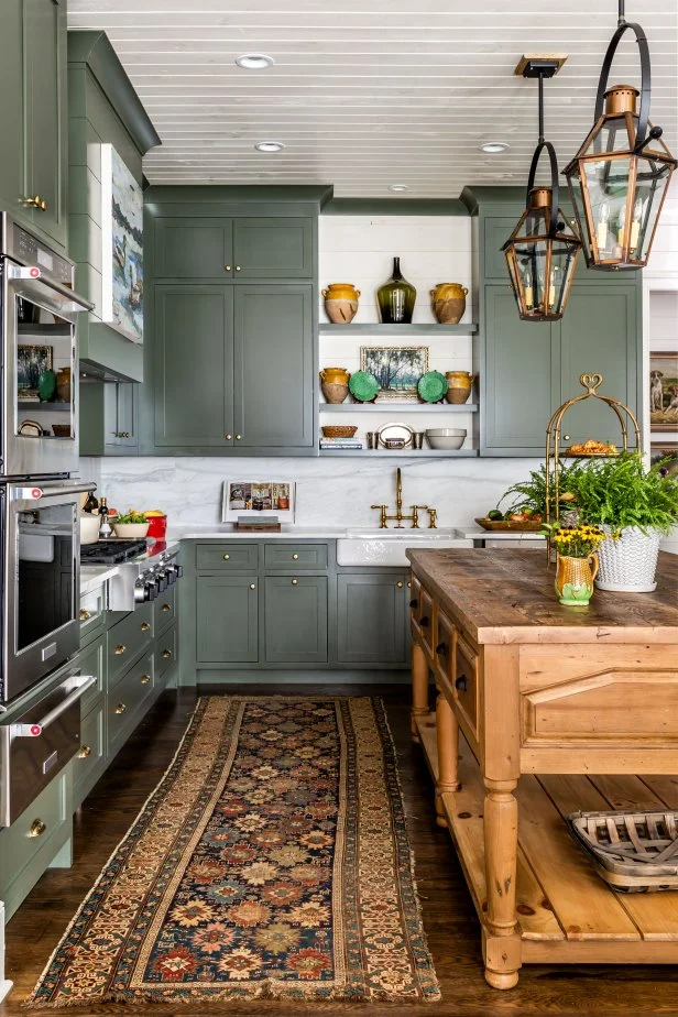 How to Decorate Kitchen Cabinets 1 How to Decorate Kitchen Cabinets