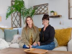 New season of HGTV hit Unsellable Houses — starring twin sisters Lyndsay Lamb and Leslie Davis — premieres March 30.