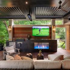 Enclosed Deck With TV