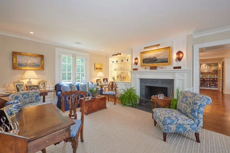 Traditional Living Room in Waterside Mansion