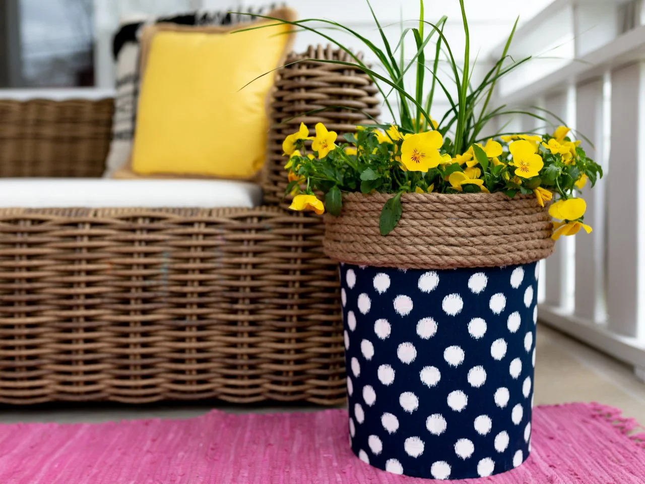 Decorating plastic buckets discount