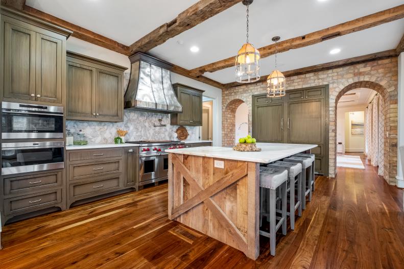 Contemporary Meets Rustic in Redesigned Kitchen