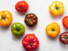 Tomatoes in any form, whether raw, cooked, or canned, are an excellent source of vitamin C, providing about 25mg per 1 cup serving. Just as vitamin C works to neutralizes oxidative stress in the body to reduce inflammation and common chronic diseases, it also works in the bran to support optimal cognitive function and help prevent disorders such as depression, anxiety, alzheimer’s, and parkinson’s disease, which are all potential consequences of a vitamin C deficiency, according to a recent study published in the journal Nutrients.
