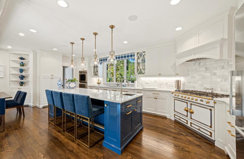 Redesigned Kitchen Resplendent in White and Blue