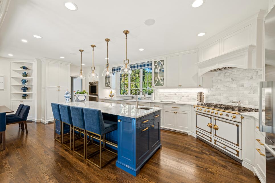 Redesigned Kitchen Resplendent in White and Blue