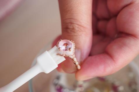 How to clean clearance jewelry with aluminum foil