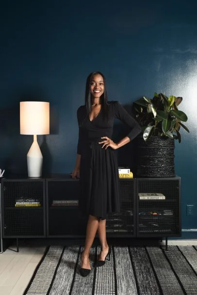 dress like an interior designer Interior Designer Outfit Ideas: 5 Wardrobe Essentials