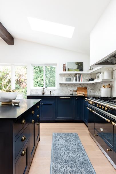 10 Benefits of Open Shelving in the Kitchen