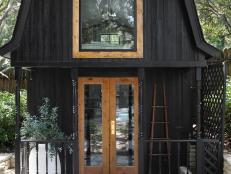 Chic Black and White Tiny Home With Contemporary Neutral Details 