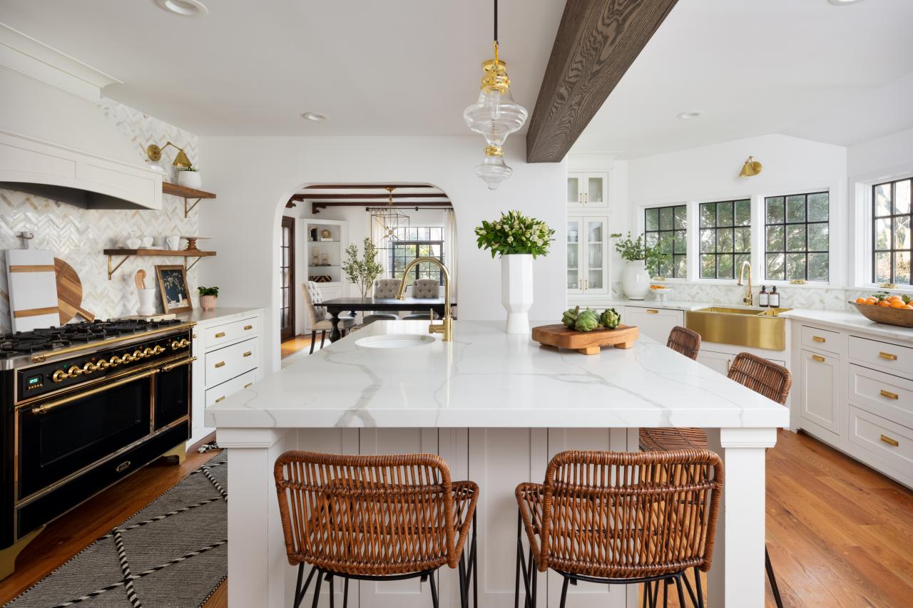 Tour a Spacious Gold and White Chef's Kitchen With Grand Island