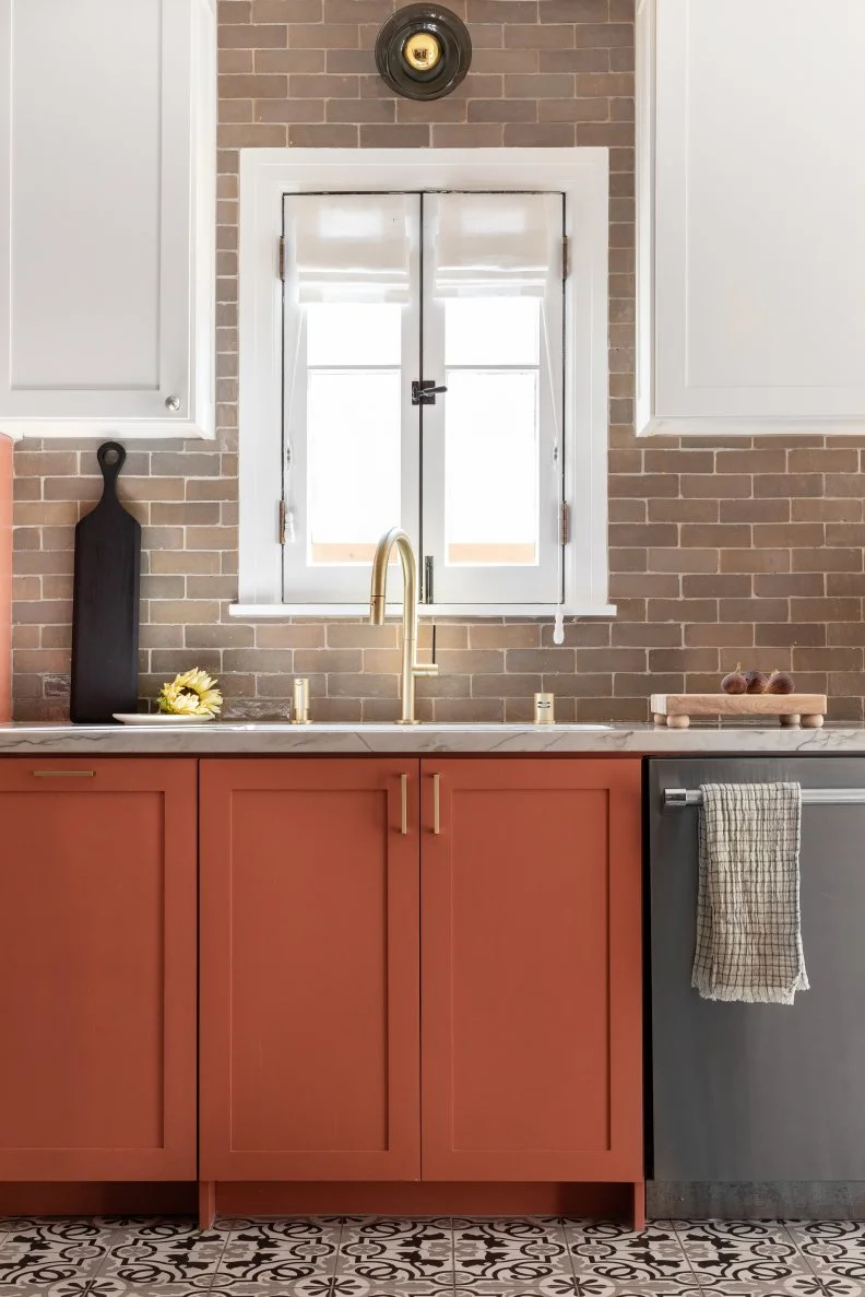 Contemporary Kitchen With Brown Backsplash
