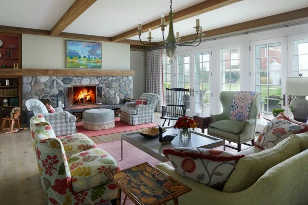 Country Living Room Sets: Cozy Elegance for Rustic Charm