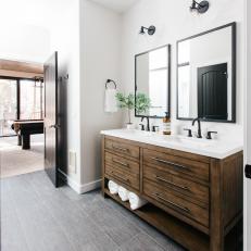 Contemporary Neutral Bathroom With Gray Floor