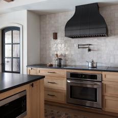 Contemporary Kitchen With Shiny Tile Backsplash