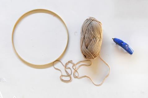 How to Make Yarn Art Rings to Hang On Your Wall