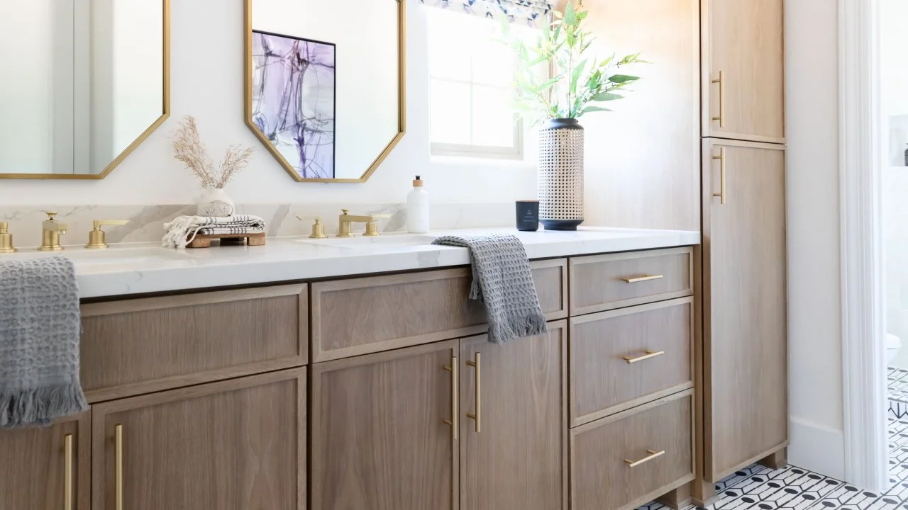 Guide to Selecting Bathroom Cabinets | HGTV | HGTV