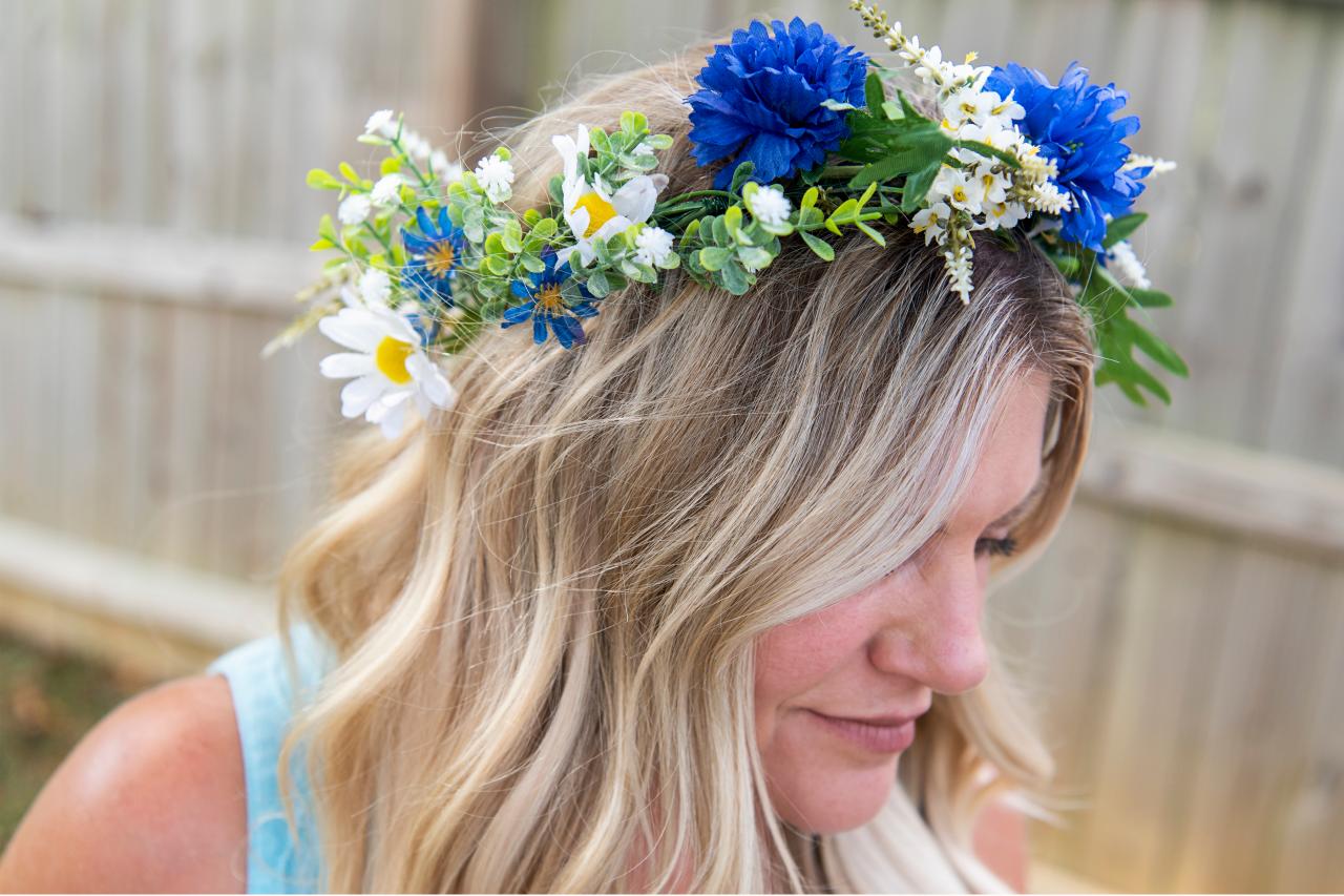 German Wedding Garden OKTOBERFEST Dirndl Dress FLOWER HEAD WREATH Hair BAND Blue