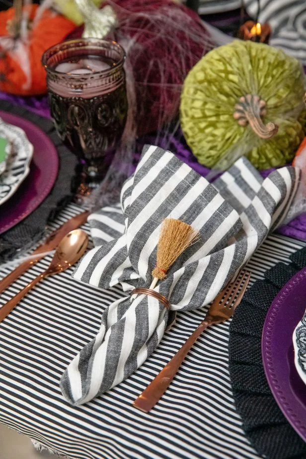 Halloween Party Table Styling Tips: Spooktacular Ideas to Impress Guests