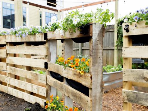 How to Make a Garden Fence From Upcycled Pallets