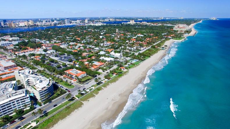 An aerial photo of Palm Beach, Florida