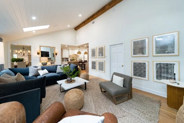 How to Decorate Large Living Room Nook near Ceiling: Stunning Ideas