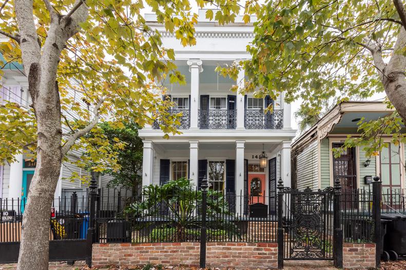 New Orleans Townhouse With Greek Revival Architecture