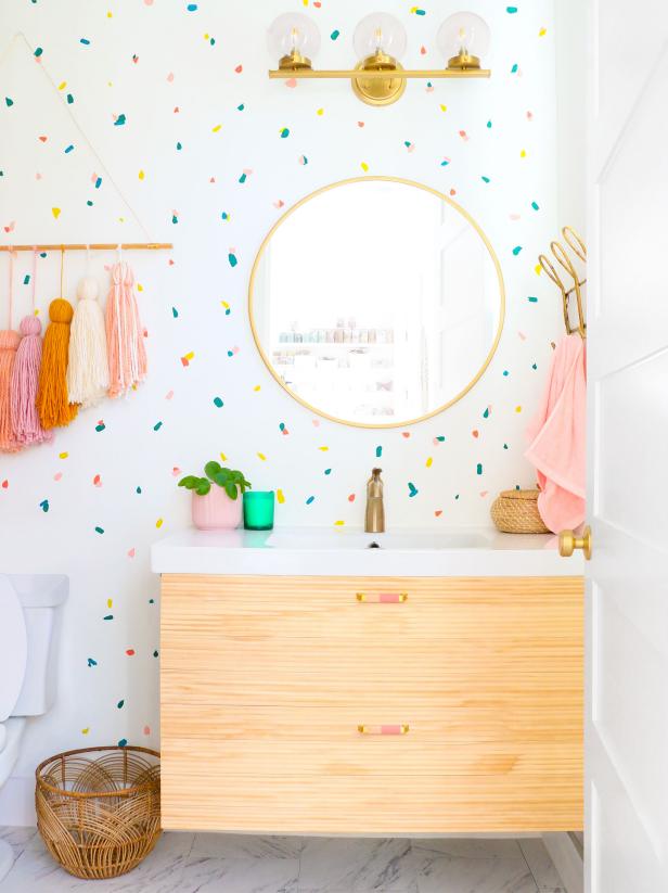 An Airy Bathroom Update From @kailochic