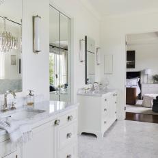 Large Principal Bathroom with Marble Floors and Full-Length Mirror