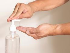 using alcohol gel clean wash hand sanitizer anti virus bacteria dirty skin care