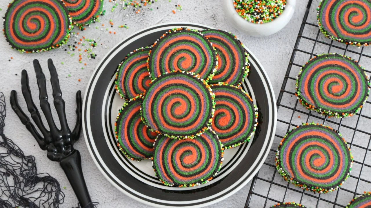 Hypnotizing Halloween Swirl Cookie Recipe | HGTV