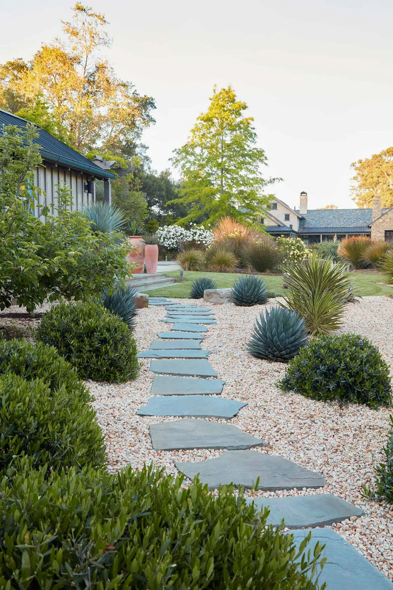 Cheap Walkway Ideas | HGTV, image size:1280x1920