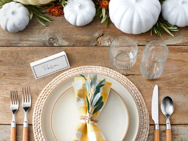 Thanksgiving Place Setting Ideas | HGTV