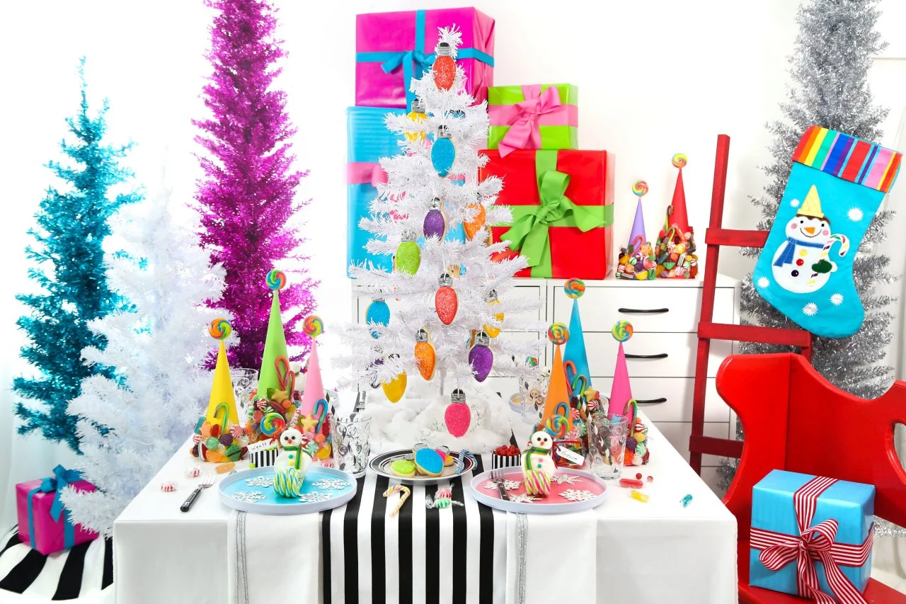 Create a Candy-Themed Christmas Table for Kids | HGTV, image size:1280x853