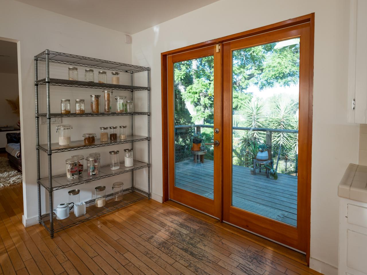 Before and After: On HGTV's “Celebrity IOU,” Drew Barrymore Adds Warmth and  Function to a Friend's Kitchen