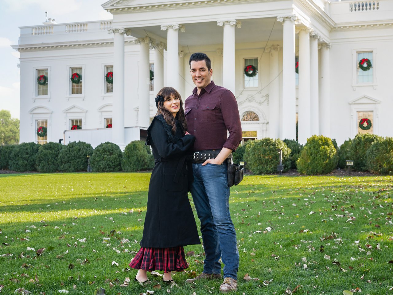 Jonathan Scott and Zooey Deschanel to Host HGTV's Annual 'White House