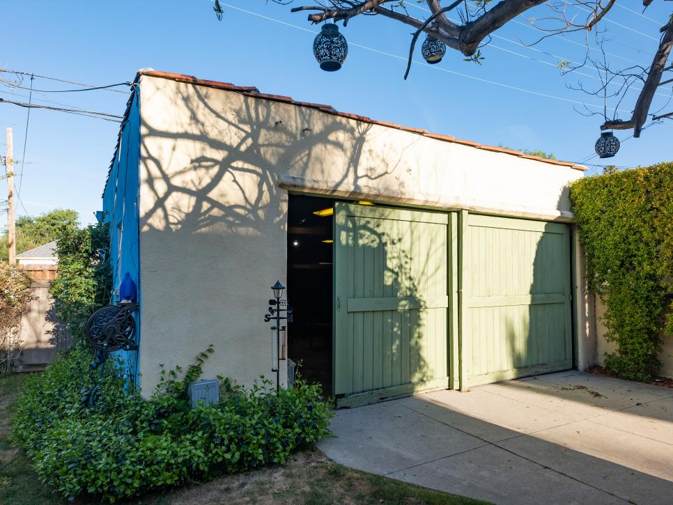 Cheryl Hines Transforms a Garage Into a Sophisticated Guest Retreat in