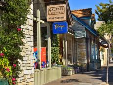 Boutiques and art galleries line the streets of Carmel-by-the-Sea, California 