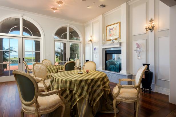 Blak And White Checked Dining Room