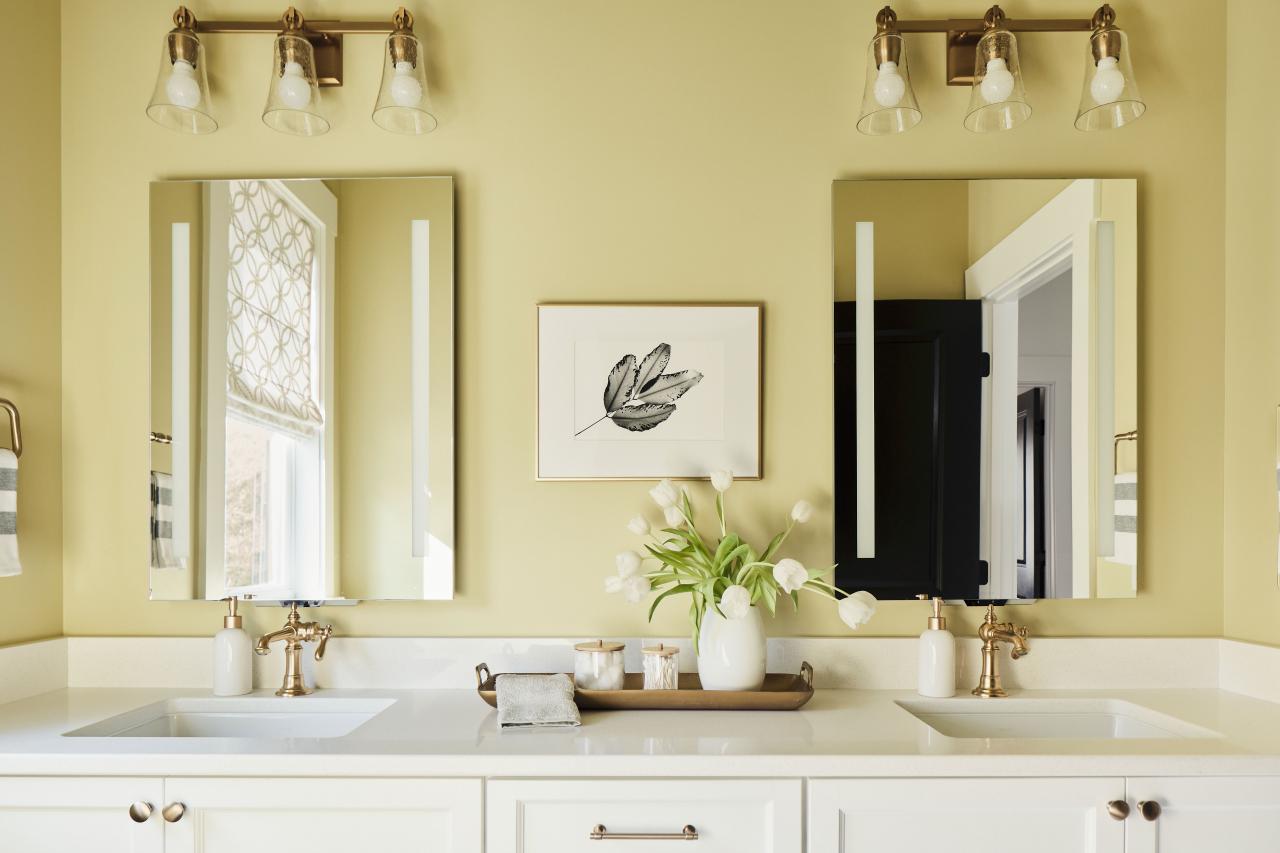 https://hgtvhome.sndimg.com/content/dam/images/hgtv/fullset/2022/3/4/0/sh22_guest-bathroom-vanity-JGMB%20Smart%20Home%202022%20504_h.jpg.rend.hgtvcom.1280.853.suffix/1646409965936.jpeg