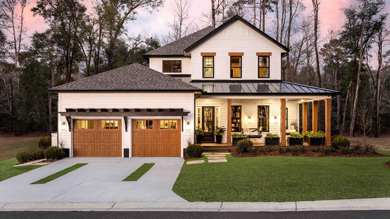 https://hgtvhome.sndimg.com/content/dam/images/hgtv/fullset/2022/3/8/0/sh22_front-yard-dusk-straight-DSCF6140_h.jpg.rend.hgtvcom.1280.720.suffix/1646766577820.jpeg