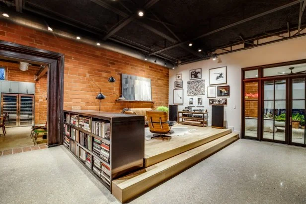 How to Decorate a Warehouse Office: Creative Tips for a Stylish Space