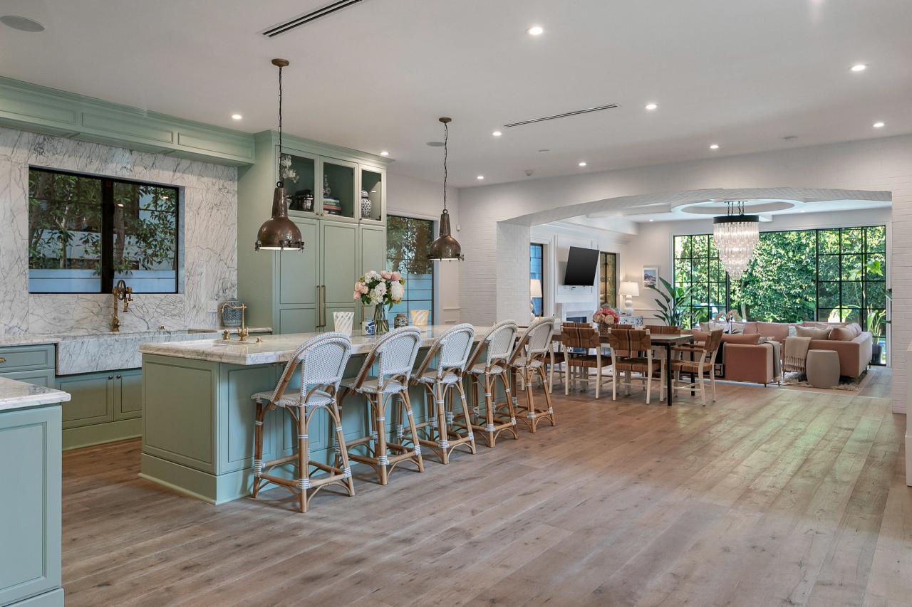 Sage green kitchen Ideas – how to introduce this season's stand out color  into your kitchen