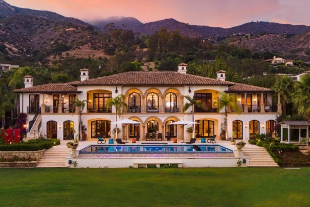 https://hgtvhome.sndimg.com/content/dam/images/hgtv/fullset/2022/4/18/3/HUHH2022_Curb-Appeal_Lilac-Montecito-12.jpg.rend.hgtvcom.616.411.85.suffix/1650310843145.webp