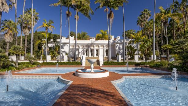 80 Mega Mansions With Extraordinary Curb Appeal