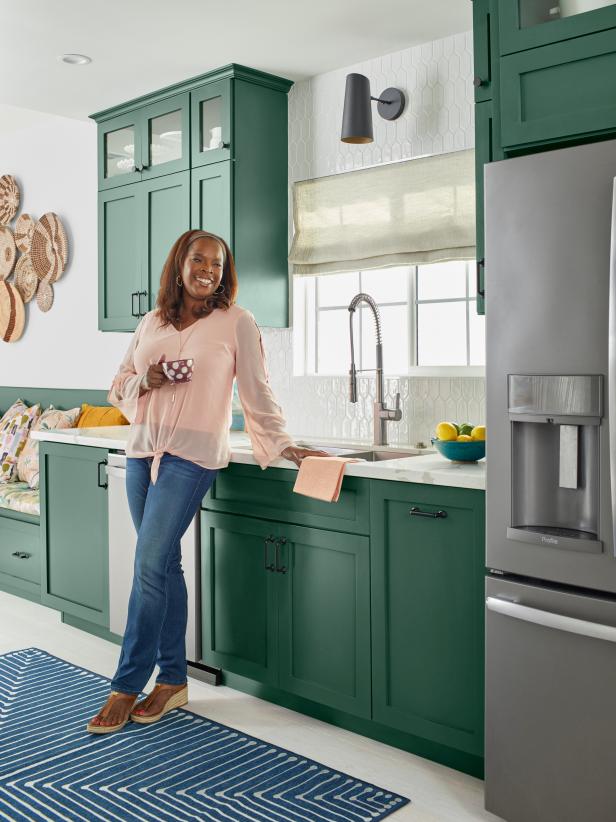 picture of modern green kitchen cabinets