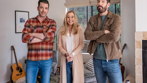 Lisa Kudrow Surprises Her Cousin with a Chic, Pet-Friendly Condo Remodel