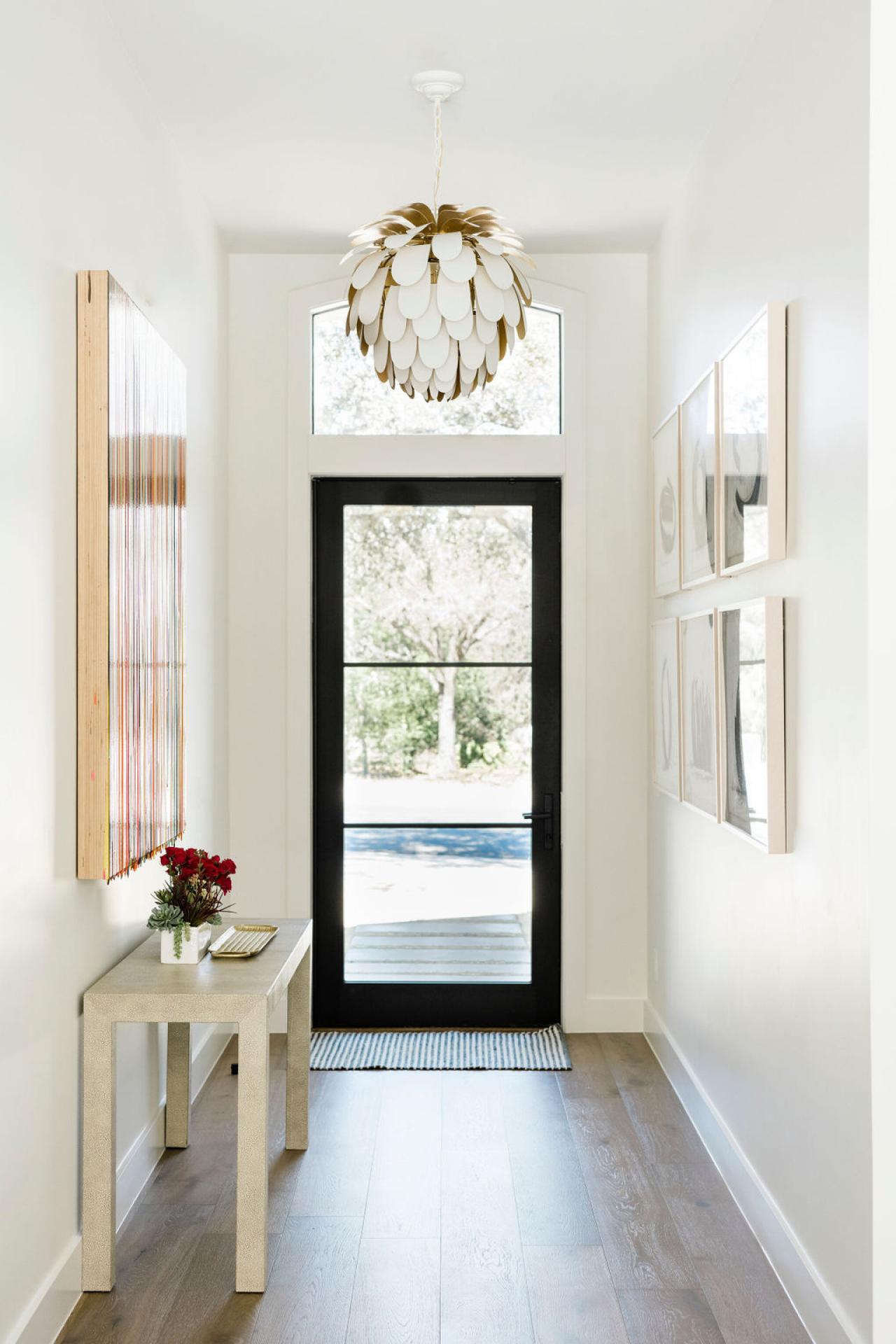 5 Inviting Small Entryway Decor Ideas - Eunice at home